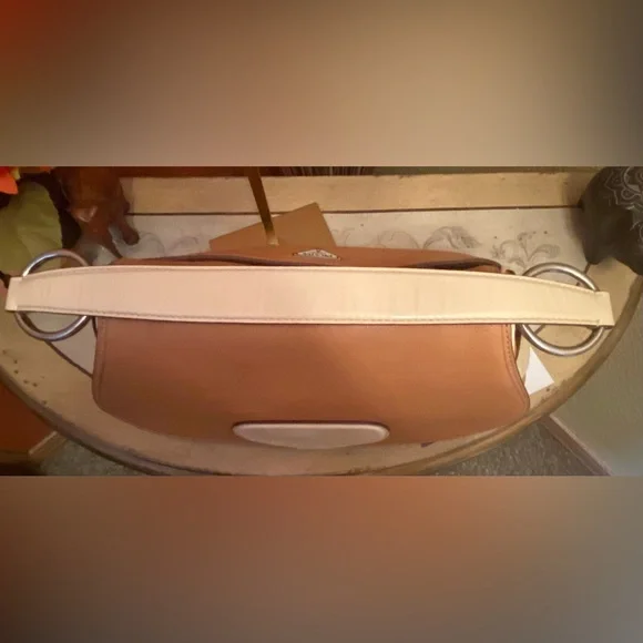 Prada Vitello - EUC - Daino Leather Shoulder Bag - Like New, Pristine! - Picture 9 of 16